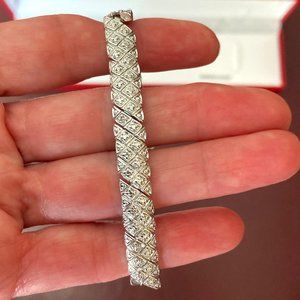Silver Tone Diamond Cut 7 1/2" Bracelet in box